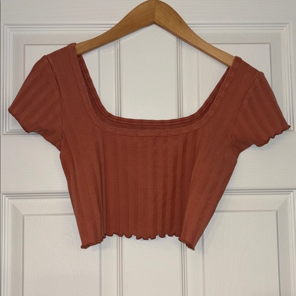 aerie Tops - Offline by Aerie OG Groove Crop Top in Tea Rose, size Small, NWT